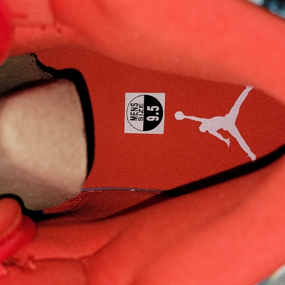 Air Jordan 1 Mid "Barcelona Sweater" - Picture 13 of 14